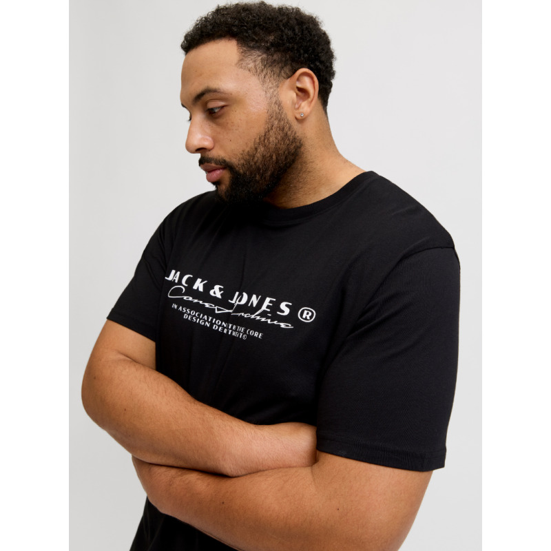 Jack & Jones "Point Branding Tee"σε Plus fit γραμμή,με μεταξοτυπία - Black